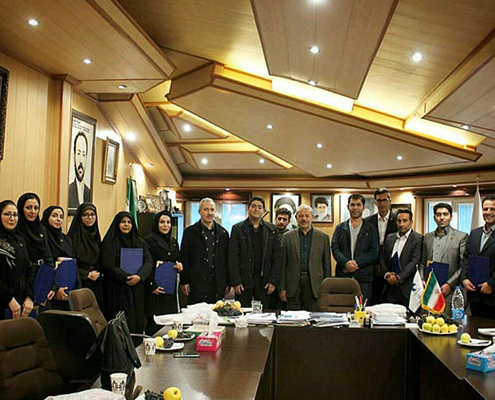 مراسم تقدیر از تلاش دانشجویان و مسئولان دانشگاه ایران پاش در “دومین دوره مسابقات مناظره دانشجویی ویژه دانشگاهیان”