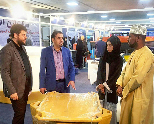 حضور مهمان های مسقط-عمان در غرفه شرکت ایران پاش