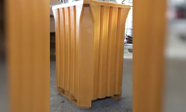300-liter long double-walled box with foam